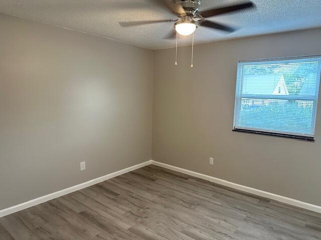 Building Photo - 2075 Clingan Dr NW