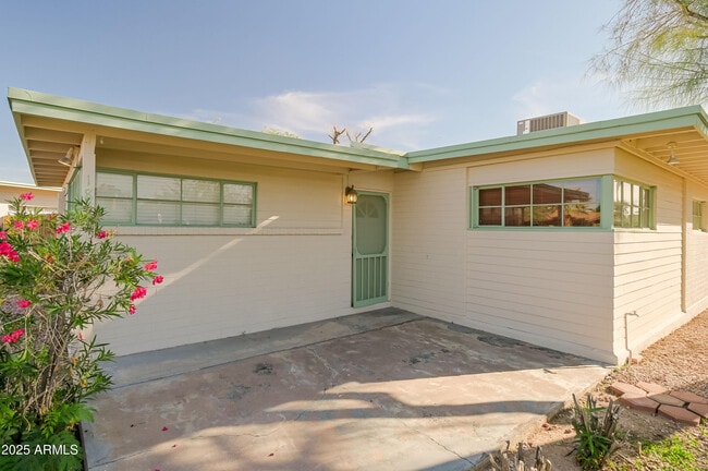 Building Photo - 1851 N 80th Pl