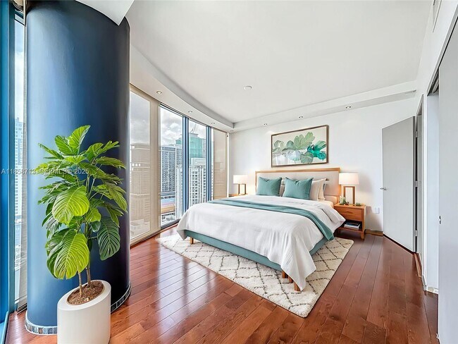 Building Photo - 333 Las Olas Way