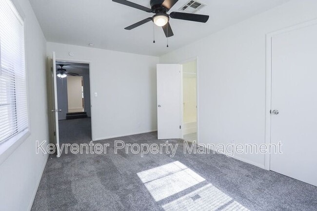 Building Photo - 622 E Xyler St