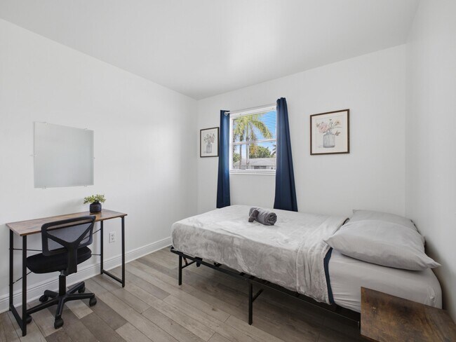 Building Photo - 4862 Andros Dr