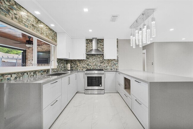 Building Photo - 4225 SW 133rd Ct