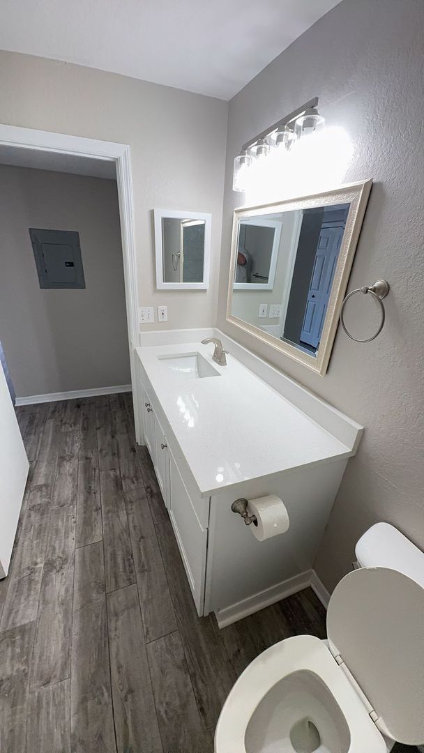 Building Photo - Beautiful 1 bedroom condo for rent in Lake...