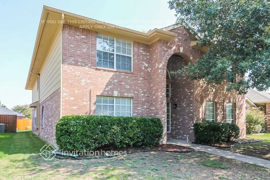Building Photo - 703 Meadowgate Dr