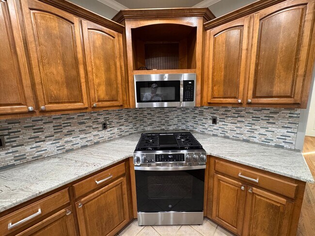 Building Photo - Immaculate 4 bedroom 2 bath in Jenks!