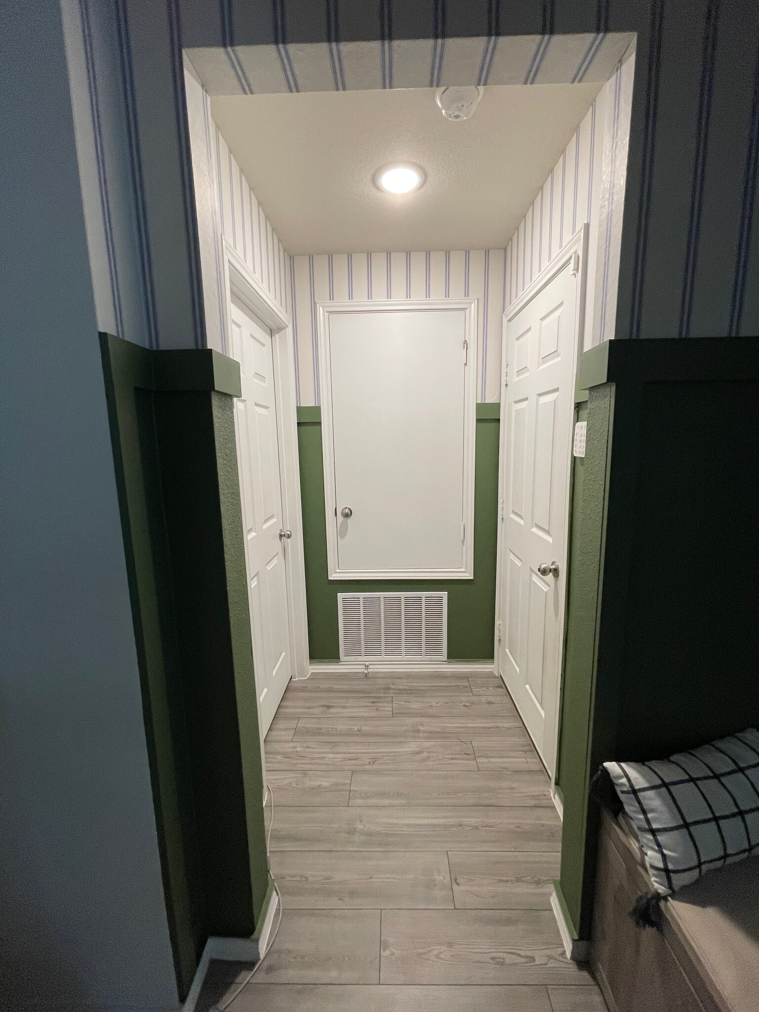 Building Photo - 1813 Acacia Dr