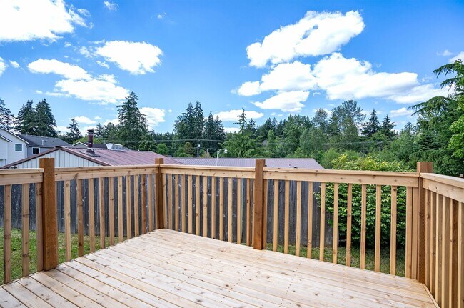 Building Photo - Exquisite 3-bedroom, 2-full bath Home in Puyallup
