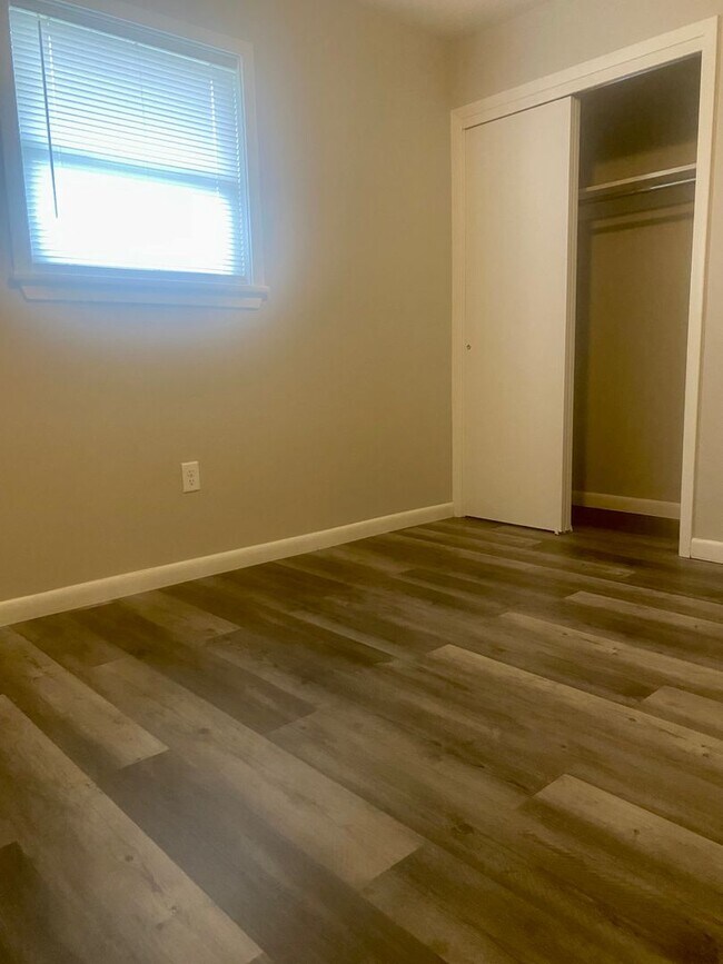Building Photo - 6337 IN-45