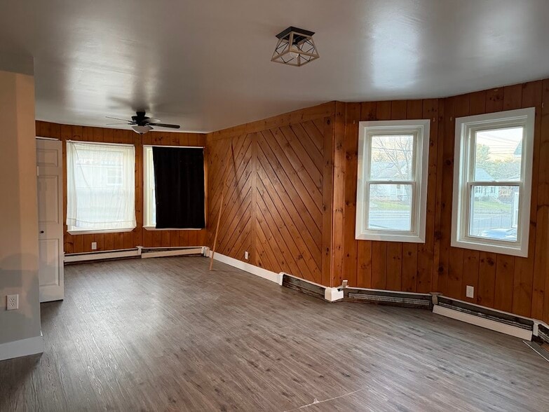 Building Photo - 1429 Candia Rd