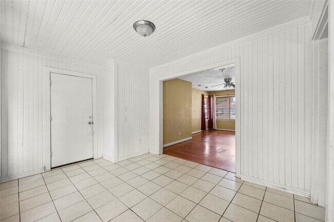 Building Photo - 1504 Harris Ave