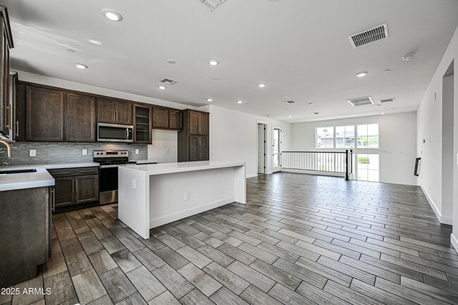 Building Photo - 11300 N Casa Dega Dr