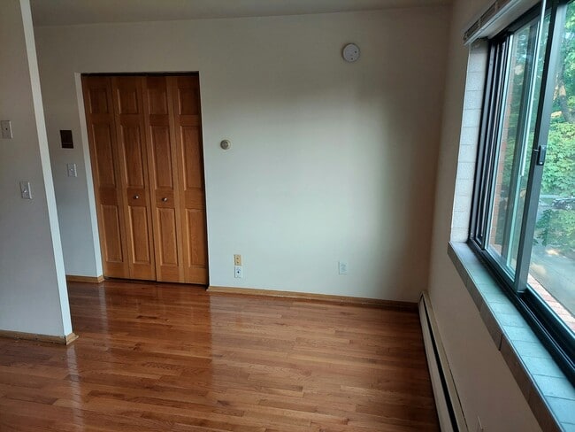 Building Photo - 2210 Pillsbury Ave