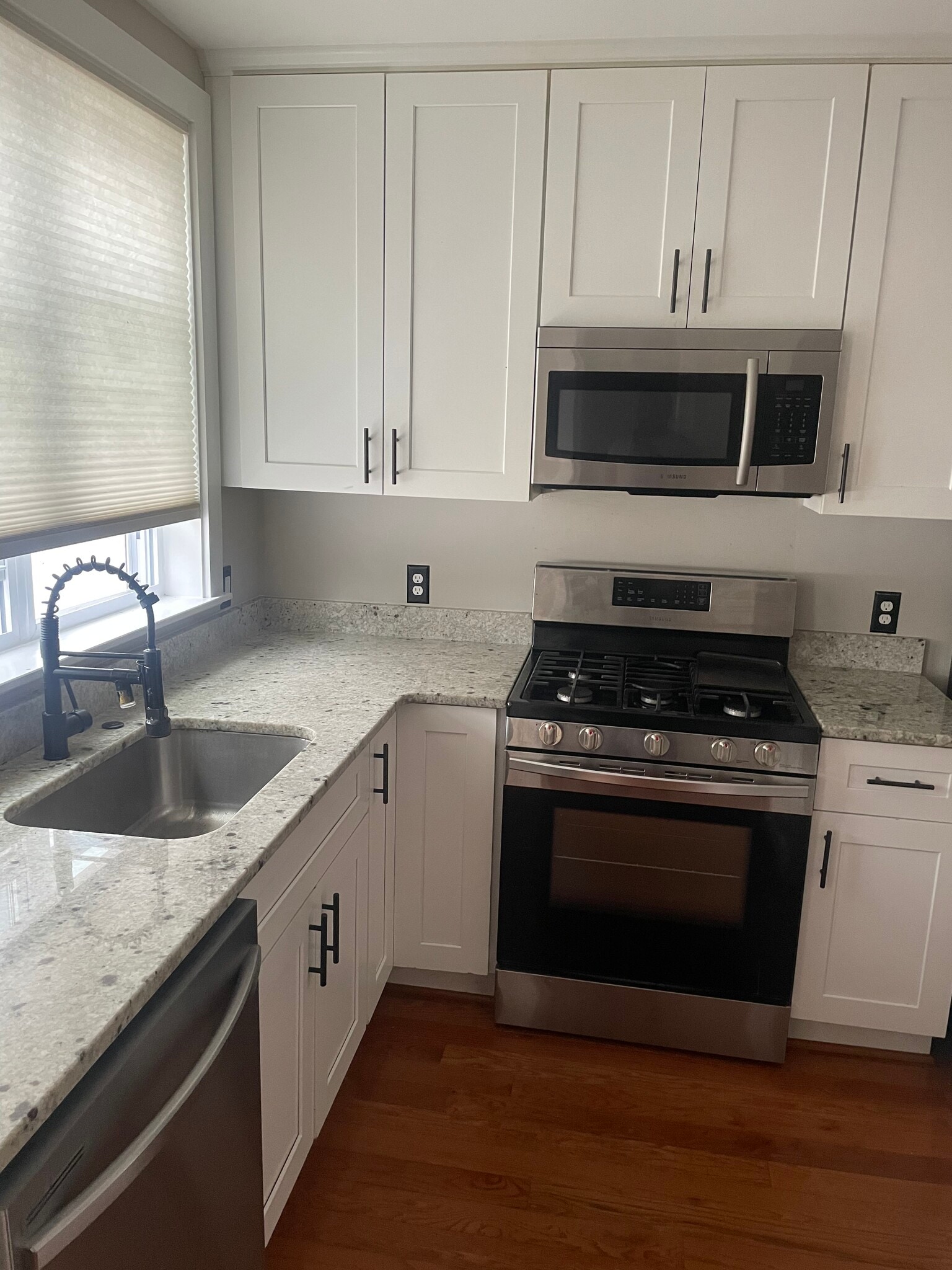 Building Photo - 4208 Fort DuPont Ter SE
