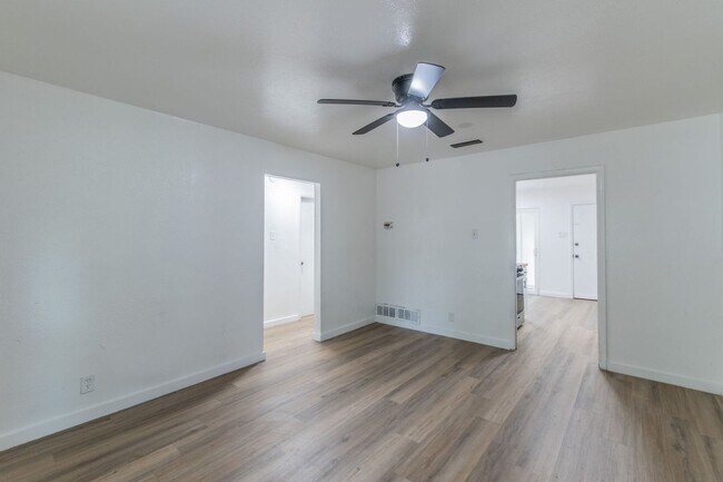 Building Photo - Remodeled 2BR Home w/ Fenced Yard – Only $1395