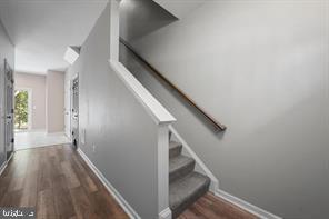 Building Photo - 219 Patchwork Dr