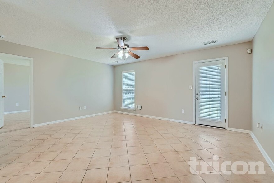 Building Photo - 3915 Cornus Ln