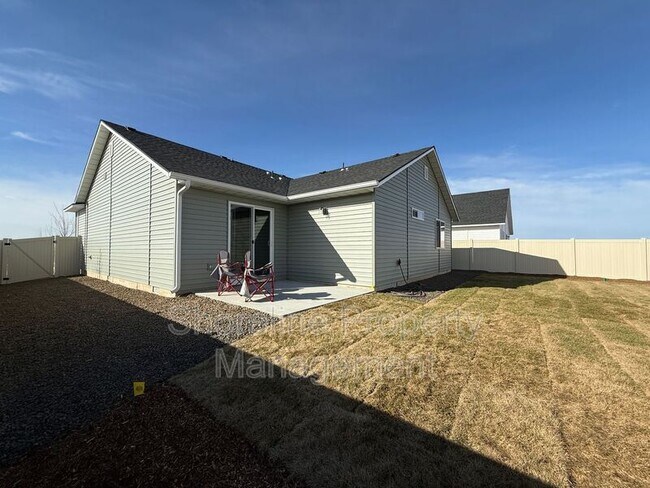 Building Photo - 1870 W Unforgettable St