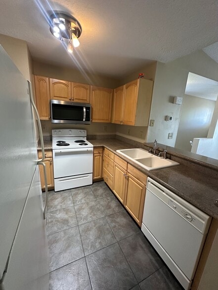 Building Photo - 25205 Harbour Vista Cir