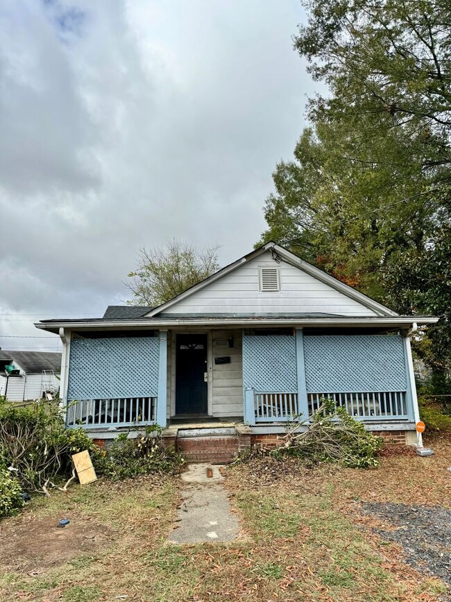 Primary Photo - Roomy 3 bed 1 bath House in the Southside!