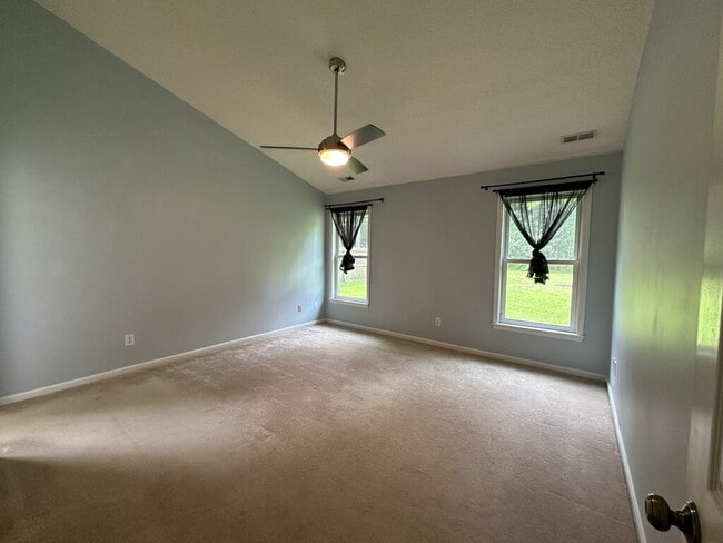 Building Photo - 237 Baytree Dr