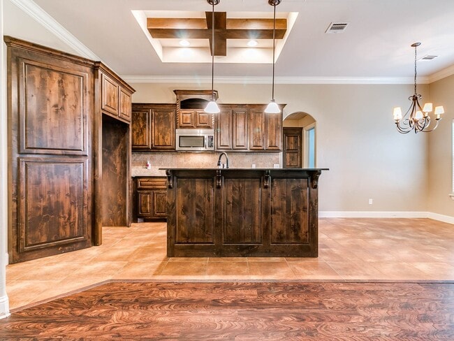 Building Photo - 4 Bedrooms/3Car/Edmond Schools -  Community Pool- Storm Shelter