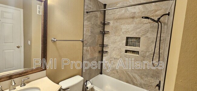 Building Photo - 4340 S Kirkman Rd