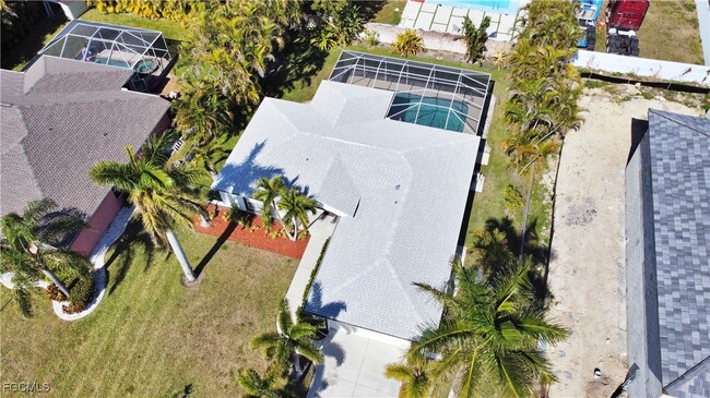 Building Photo - 2215 SE 9th Terrace