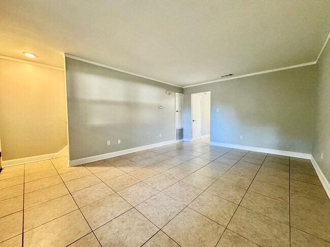 Building Photo - 134 Hwy Dr