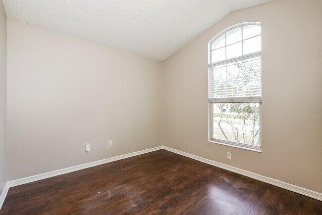 Building Photo - 948 Delfino Pl