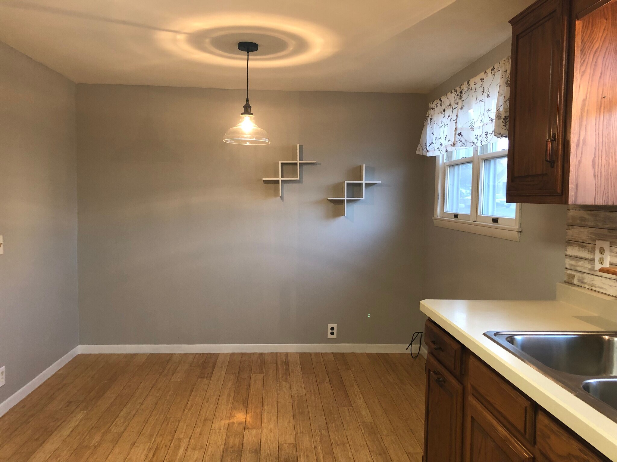 Dining Room - 518 S Chestnut St