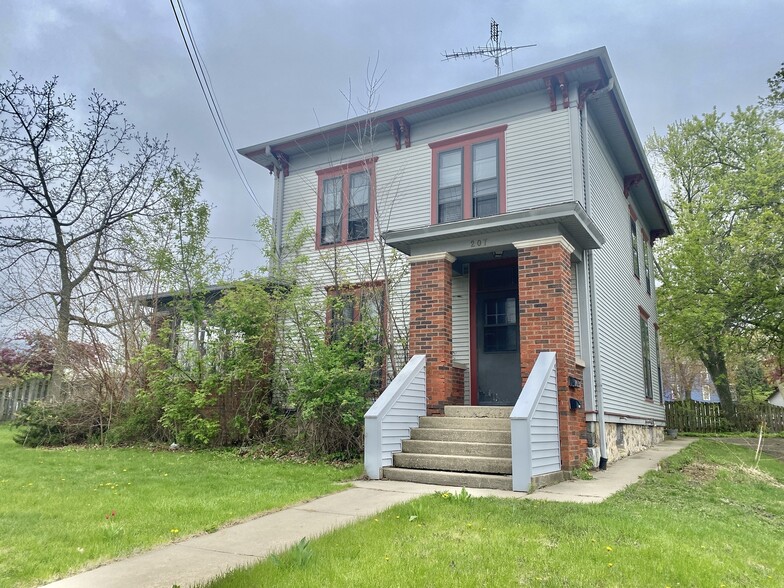 Primary Photo - 207 Washington St