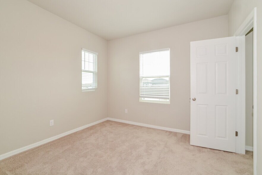 Building Photo - 2484 Gold Dust Dr