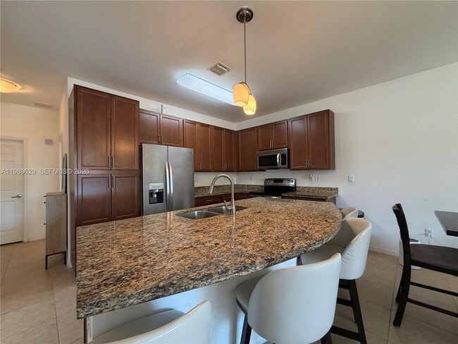 Building Photo - 6330 S Station Square