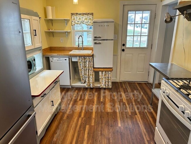 Building Photo - 2312 Poplar St