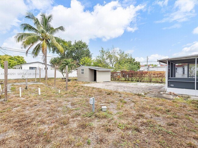 Building Photo - 1321 SW 33rd Terrace