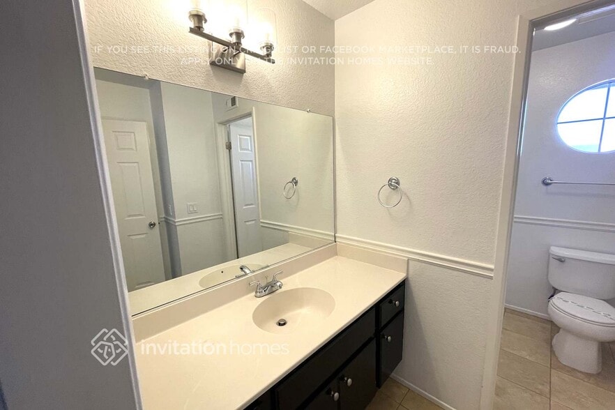 Building Photo - 3120 Crowne Dr