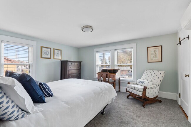 Building Photo - 181 Main St