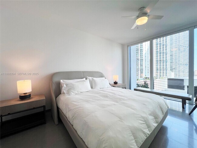 Building Photo - 68 SE 6th St