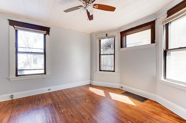 Building Photo - LEASING SPECIAL - sign a 13-month lease by 7/31/2026 and second month is free!