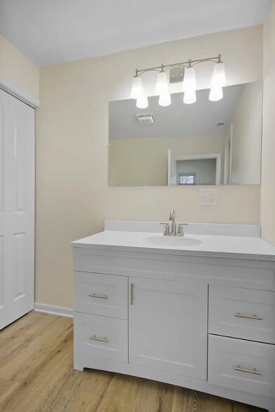 Building Photo - 10450 W 93rd Ave