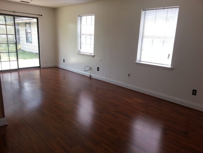 Building Photo - CASTLE HAYNE - Walnut Hills Area - 3 Bedro...
