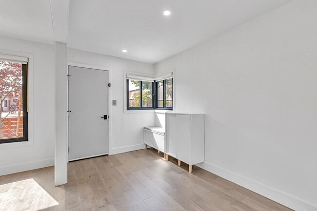 Building Photo - Remodeled Home in near Downtown Mountain View