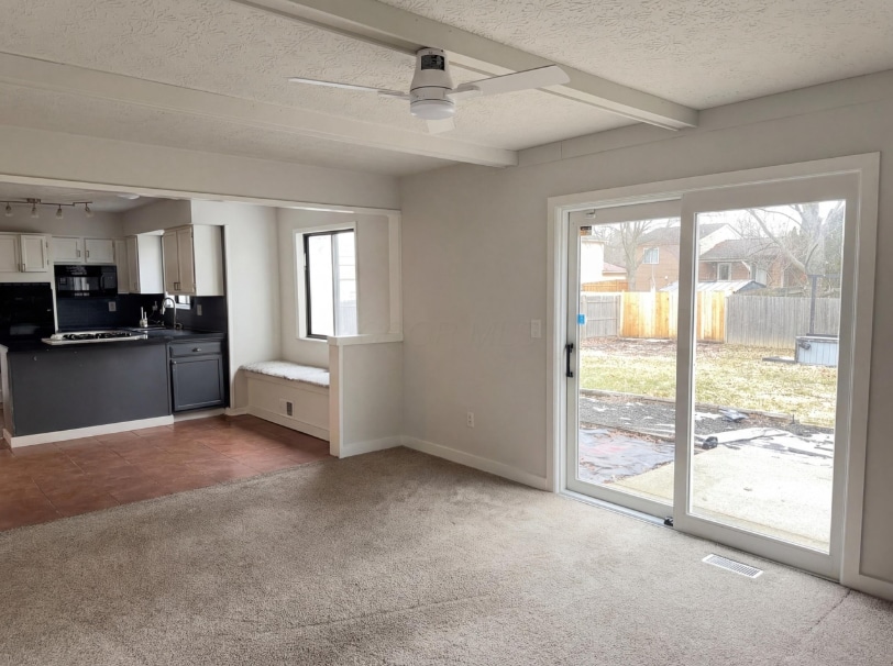 Building Photo - 6288 Fence Row Ln