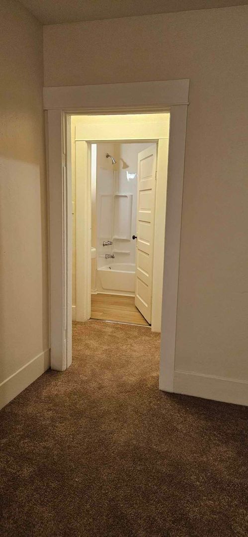 Building Photo - 3 bdrm, 1 bath home for $1995 Rent