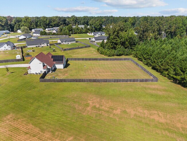 Building Photo - 203 Reid Ct S
