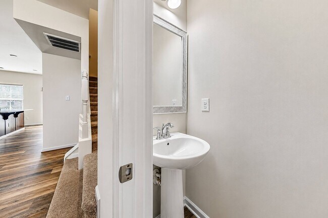 Building Photo - 4307 Sconce