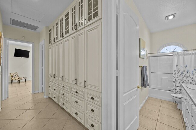 Building Photo - 15830 Rawhide Ln