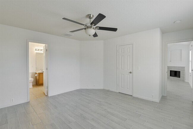 Building Photo - 2825 Woodspring Forest Dr