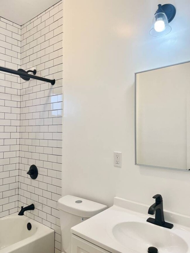 Building Photo - 3977 Rhoda Dr