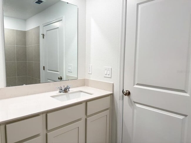 Building Photo - 3212 Alpine Wy